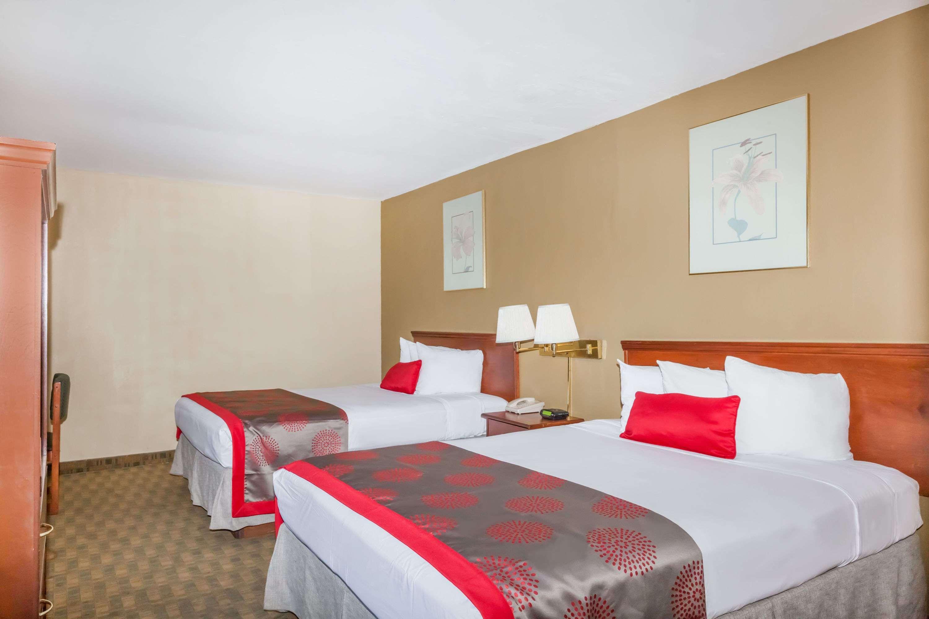Ramada By Wyndham San Diego Poway Miramar Exterior photo